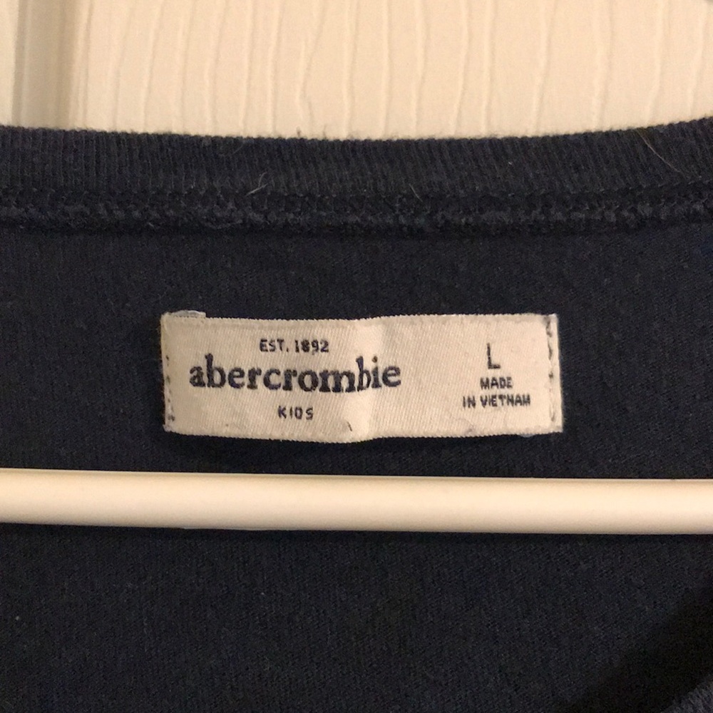 Sweater - Picture 2 of 4